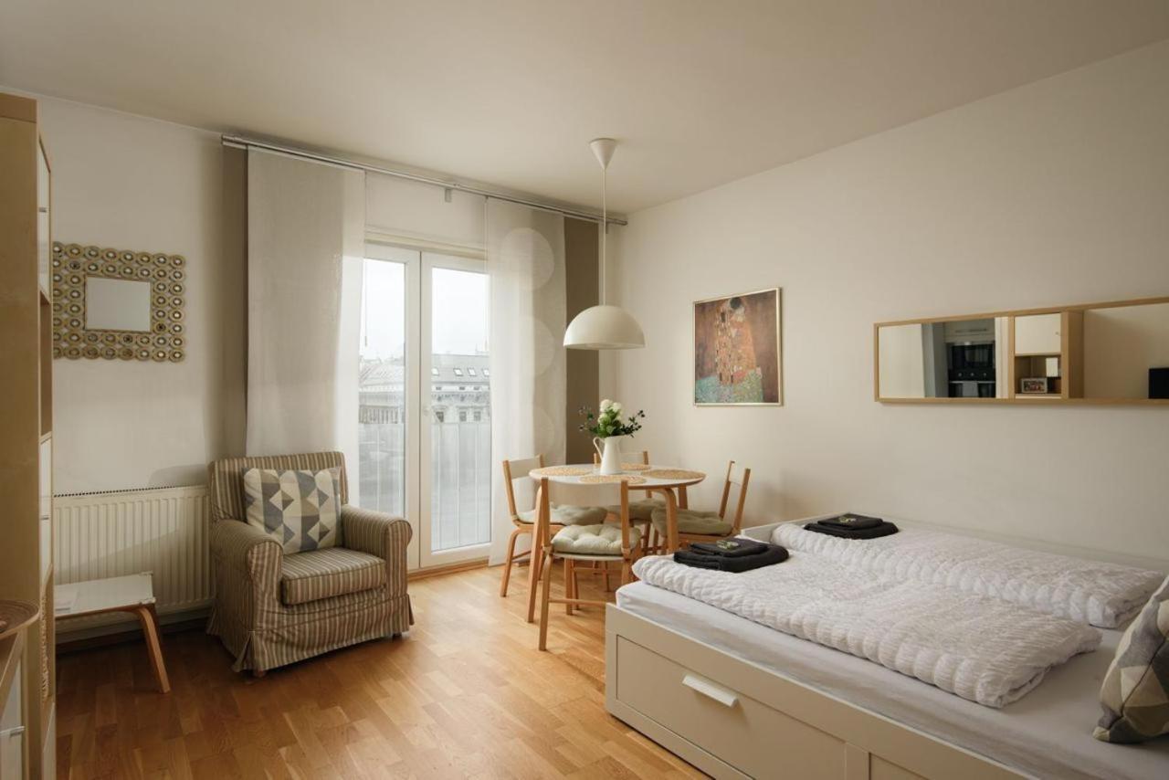 Modern Vienna Apartment In Prime Location ภายนอก รูปภาพ